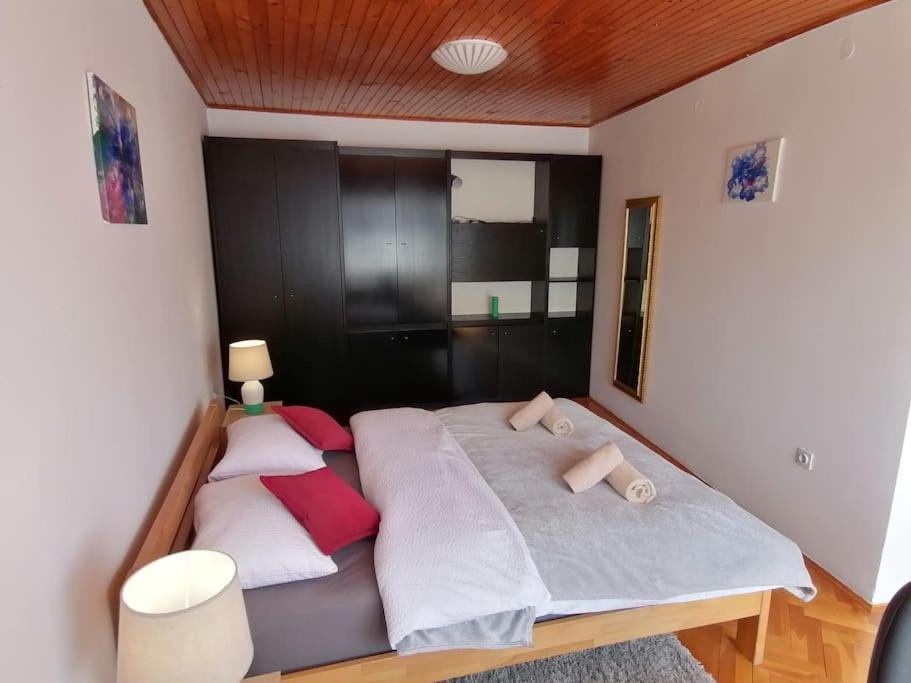 Cozy 1-Bdrm Apt In Dubec, Ideal For Work Or Study Sesvete Exteriér fotografie
