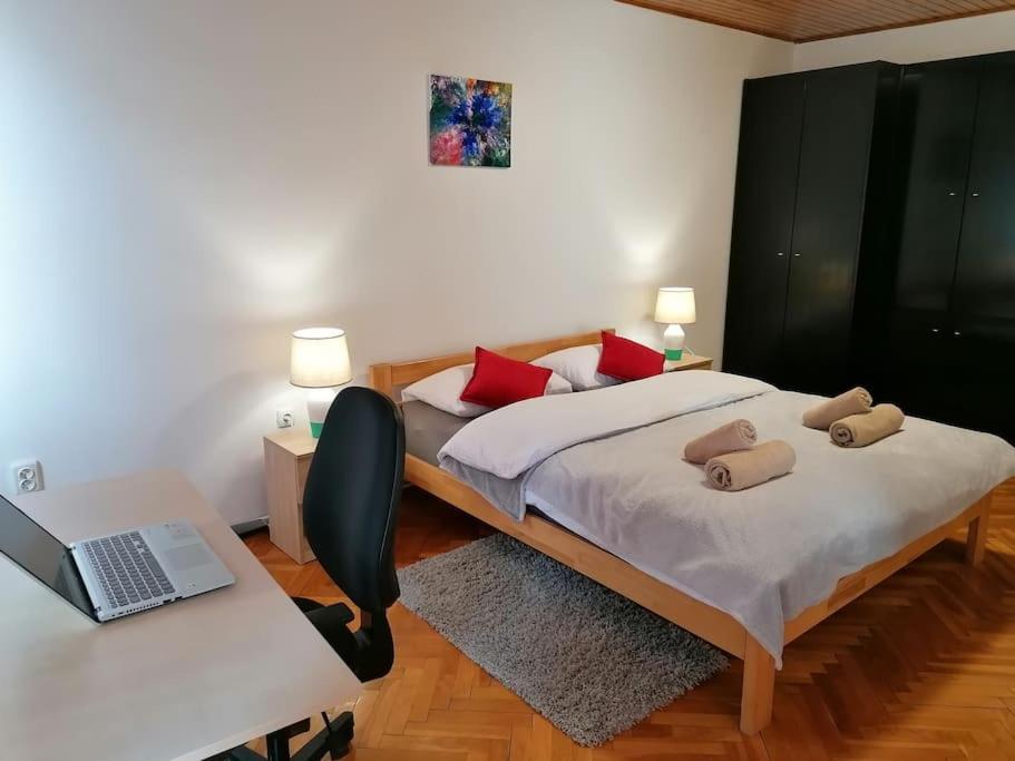 Cozy 1-Bdrm Apt In Dubec, Ideal For Work Or Study Sesvete Exteriér fotografie